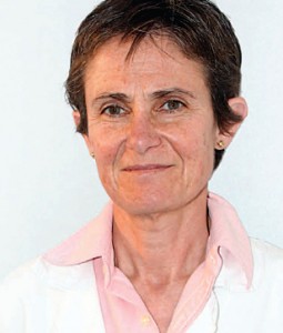 Cristina Bofill es licenciada en Medicina y Cirugía por la Universidad Autónoma de Barcelona