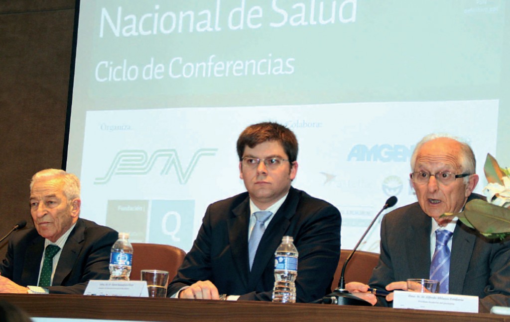 Miguel Carrero, Martí Sansaloni y Alfredo Milazzo que presenta la figura política del conseller mallorquín.